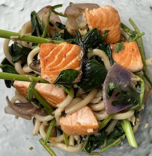 assets/img/Salmon-Spinach-Udon.jpg