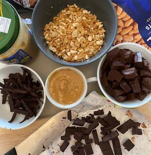 chocolate-nut-cookies-ingredients